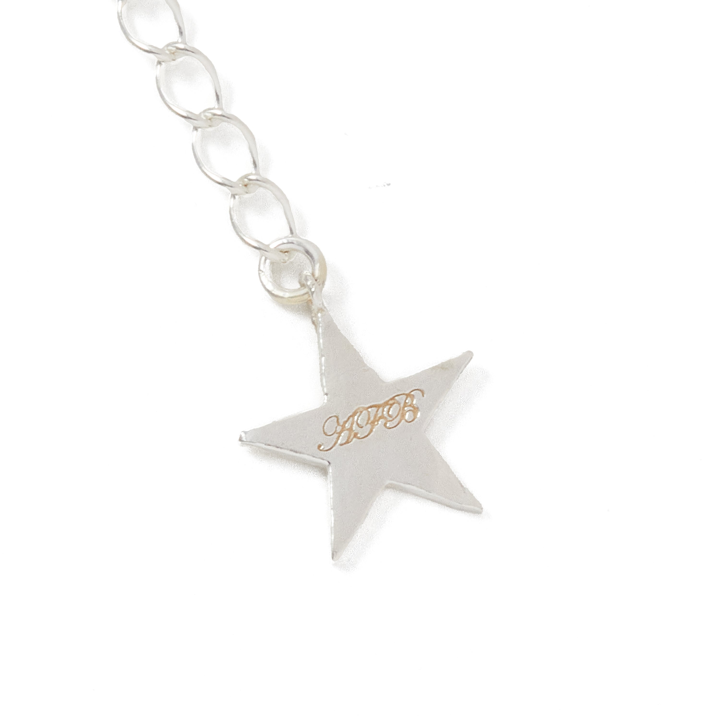 【きれいめファッション51選】上品さと清潔感をキープし CUBE CHAIN NECKLACE / 4mm – AFB アクセサリー